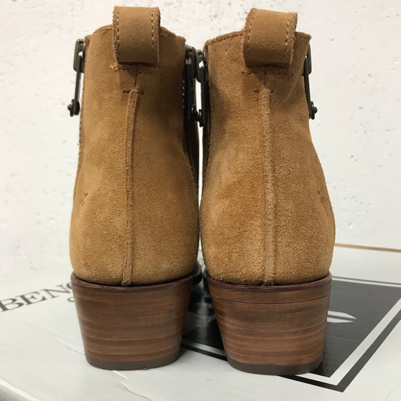 Frye Sacha Moto shortie in sand NWT - Picture 4 of 4